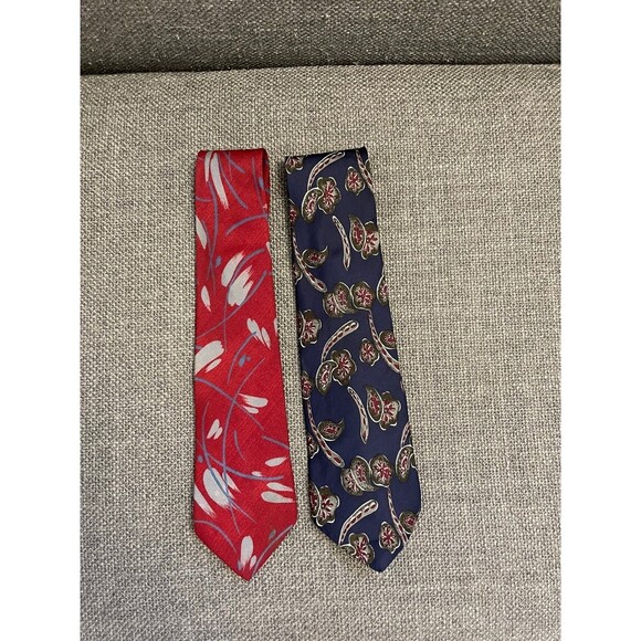 Set of 2 Givenchy Ties - Picture 3 of 4